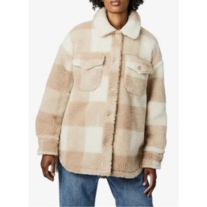 Bernardo Beige Checkered Sherpa Size XL ☁️